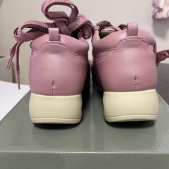 ピンク エアクッションスニーカー22.5センチ　　　の画像