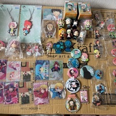 写真5枚　 3月30日まで
アクリル　キーホルダー　カード　シール　色紙　 アニメ　の画像