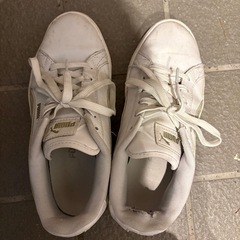 PUMA 厚底スニーカーの画像