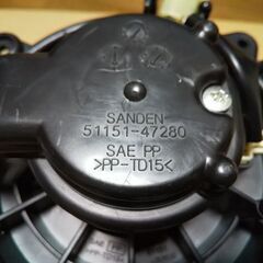 スズキ エブリィ ワゴン (DA64W) ブロアファンモーター 51151-47280の画像