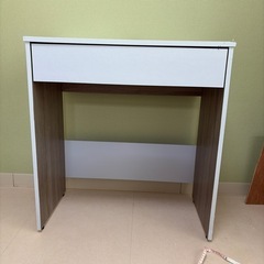 【断捨離中】コンパクトデスク / 引き出し付きデスの画像