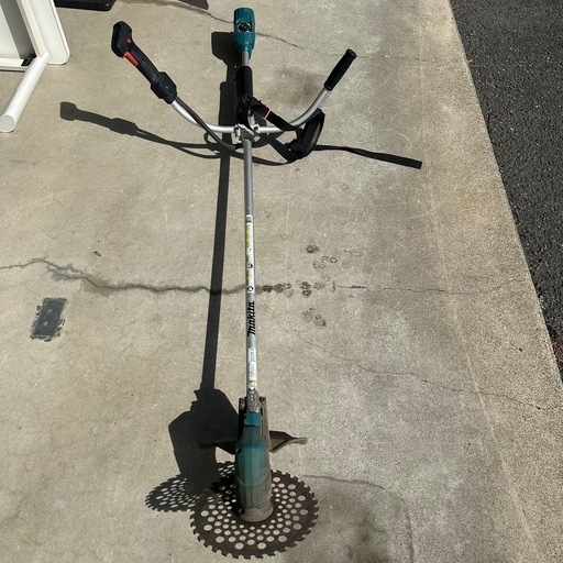 292 充電式草刈機 makita14.4V本体のみ