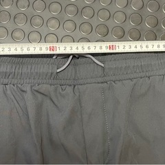 カーゴパンツの画像