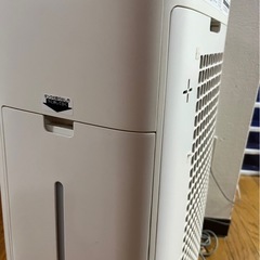 日焼け有 ≪SHARP≫加湿空気清浄機 プラズマクラスター　   KI-JS70-W 2019年 	272050000SK152の画像