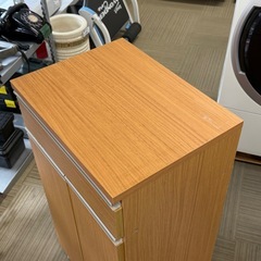 【超美品‼️】定価8,371円♪ ニトリ 47cm幅ペールカウンター キャスター付き 2杯ダストボックス ゴミ箱 キッチンカウンター 収納家具 木目調ナチュラルブラウン♪の画像