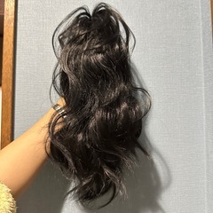 ほぼ新品 クリップポニーテール ブラック くせ毛 高ポニー 簡単装着 試着のみの画像