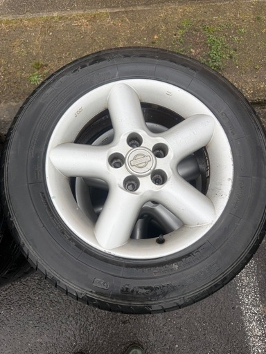 Nissan  XTrail 四シーズンタイヤー　4本セット　215/65R16 98H