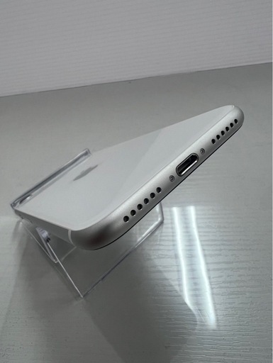 美品　 iPhone SE2 64GB  ホワイト SIMフリー