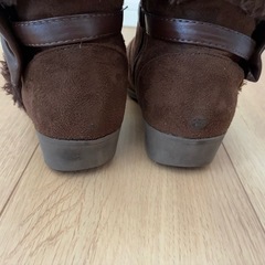 キッズブーツ　スェードブーツ　2足セットの画像