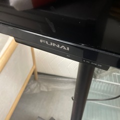 フナイ　液晶テレビ　32インチ　テレビスタンド付きの画像