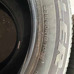 235 60 18 タイヤの画像