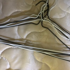 **物干し竿とハンガーと収納ケースセット**の画像