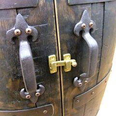 テーブル ウィスキー樽テーブル 収納 観音開き 木製 高さ 約93cm 中古 札幌市厚別区 厚別店の画像