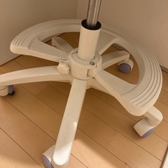 IKEA MICKE Desk + NITORI Study Chair (Purple) の画像