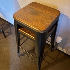 アンティーク風カフェテーブルセットの画像