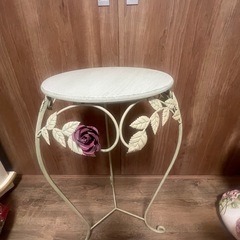 サイドテーブルの画像