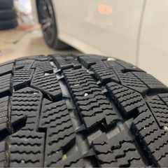スイフト外し　175/65R15 21年製スタッドレス　ホイール付き4本セットの画像