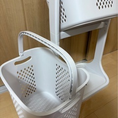 美品　ランドリーワゴン　白の画像