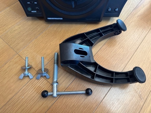 THRUSTMASTER T300RSレーシングホイール、T3PA PRO ペダル 