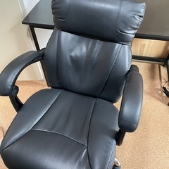 机と椅子のセット（単体でも可）
の画像