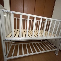 ベビーベッドの画像