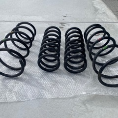 E50エルグランド2WDディーゼルターボ
ハイウェイスター用純正スプリング の画像