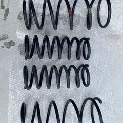 E50エルグランド2WDディーゼルターボ
ハイウェイスター用純正スプリング の画像