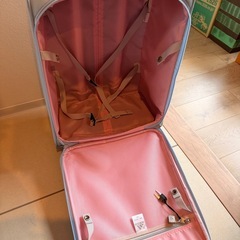 【取引中】adidas スーツケースの画像