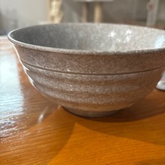 どんぶりやうどんなど食器の画像