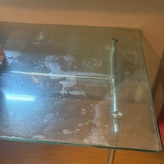 美品 【引き取り限定】ガラス天板デスク 180cmの画像