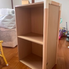 小さな食器棚。の画像