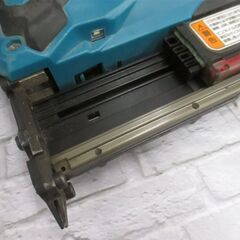 マキタ makita PT353D ピンタッカ 中古品 本体のみ 18Ｖ 15/18/25/30/35mm　【ハンズクラフト宜野湾店】の画像