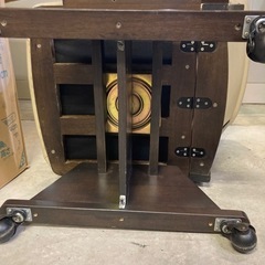 家具調コタツの回転式椅子　肘掛け付きイス　一人用　背もたれ3段階に傾きます。の画像