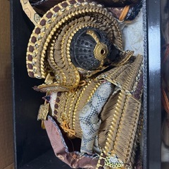 【無料】飾り棚付立派なカブトの画像