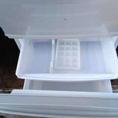 新生活応援セール！札幌市近郊の方限定！送料無料！冷蔵庫 シャープ SJ-D14B-S 137Lの画像