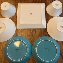 NIKKO白い食器とiittalaブルー食器の画像