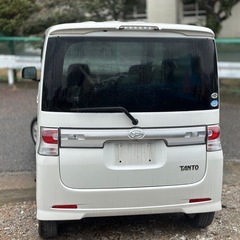 ダイハツ　タントカスタム　車検2年付きの画像