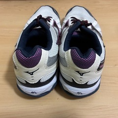 ミズノスニーカーの画像