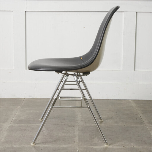 【発送の場合は即購入不可】 Herman Miller イームズ サイドシェルチェア ヴィンテージ スタッキングベース FRP Eam