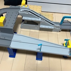 タカラトミー トミカ 2スピードでコントロール! トミカアクション 高速どうろの画像