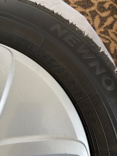 お話し中　4本セットほぼ新品タイヤ　ホイール付き