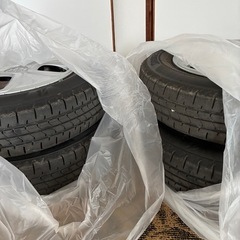 4本セットほぼ新品タイヤ　ホイール付きの画像