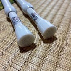 突っ張り棒2本　117.5 〜201cm、119〜185cmの画像