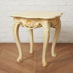 【発送の場合は即購入不可】 イタリア クラシック サイドテーブル 木彫刻 クラック ペイント 装飾 猫脚 ロココ 様式 飾り台 花台 高級 ヨーロピアン 西欧 86507の画像