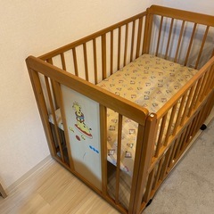 ベビーベッドの画像