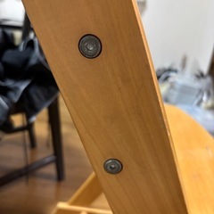 子供用椅子（ベルトはありません）の画像