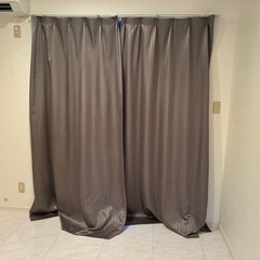 カーテン　各1枚500円の画像