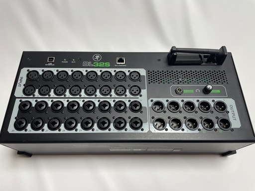MACKIE デジタル
ミキサーDL32S