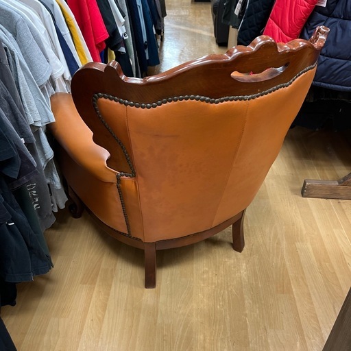 【リサイクル市場エコ伊川谷】イタリア製 クラシック 一人掛けソファー 【取りに来られる方限定】 一人掛けソファ キャメル チェスターフィールドが入荷致しました