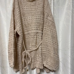 ベージュ カーディガンの画像